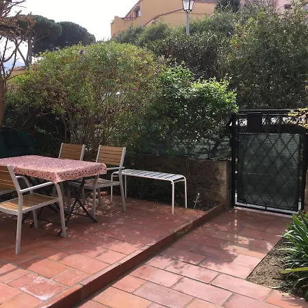 דירה Bel 4pers Rdc/parking/terrasse/ Jardin *