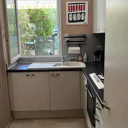Bel 4pers Rdc/parking/terrasse/ Jardin דירה