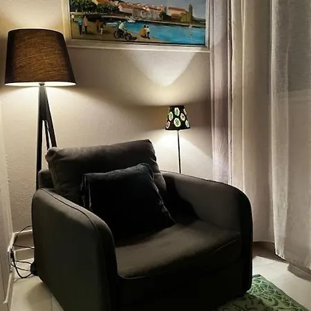 Bel 4pers Rdc/parking/terrasse/ Jardin דירה *