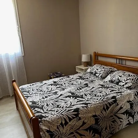 Bel 4pers Rdc/parking/terrasse/ Jardin דירה *