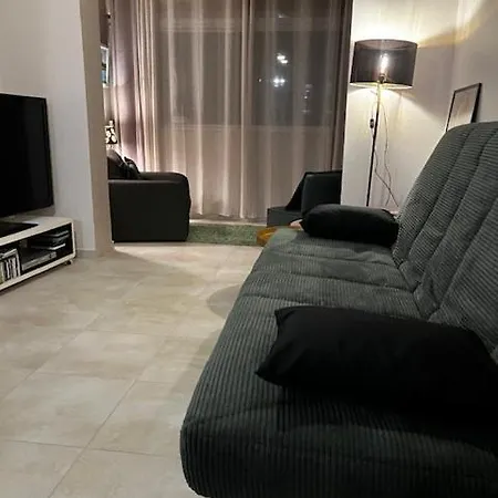 דירה Bel 4pers Rdc/parking/terrasse/ Jardin *