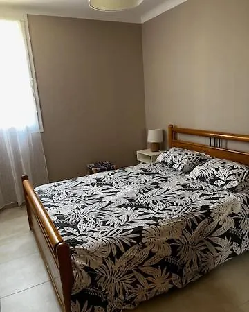 דירה Bel 4pers Rdc/parking/terrasse/ Jardin